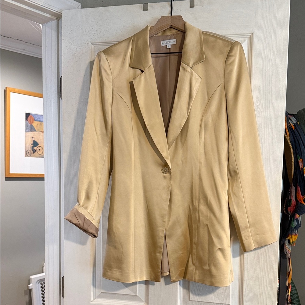 Elegant Beige Women's Blazer